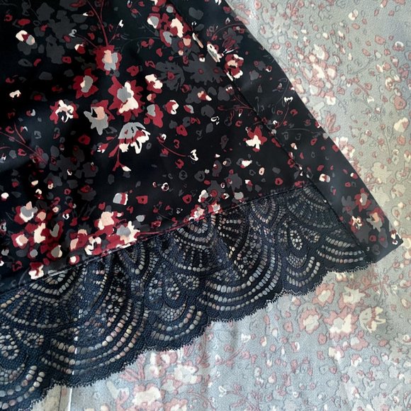 Ashley Graham - Printed Satin Floral Kimono with Lace Insert - Picture 9 of 15